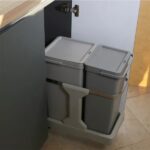 سطل زباله داخل کابینتی ریلی 35 لیتری ملونی مدل 9176 نصب شده از نمای بغل